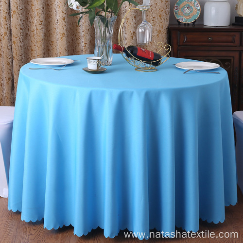 Restaurant hotel banquet round table round white tablecloth